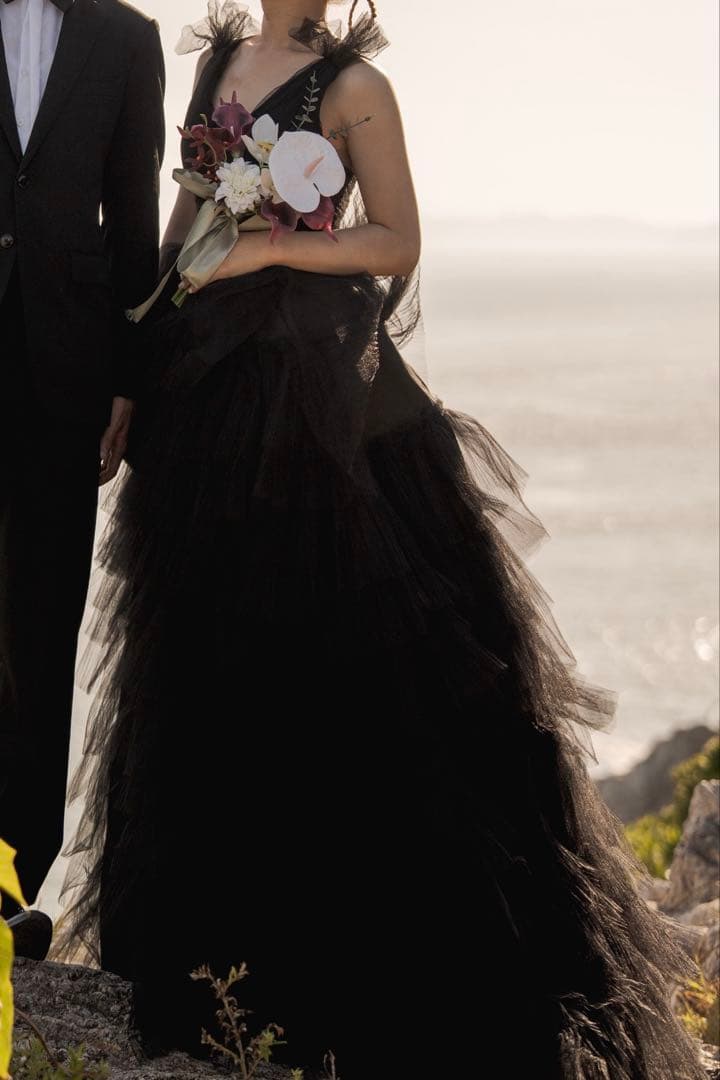 ウエディングドレス　チュールドレス　フリルドレスブラック　前撮り