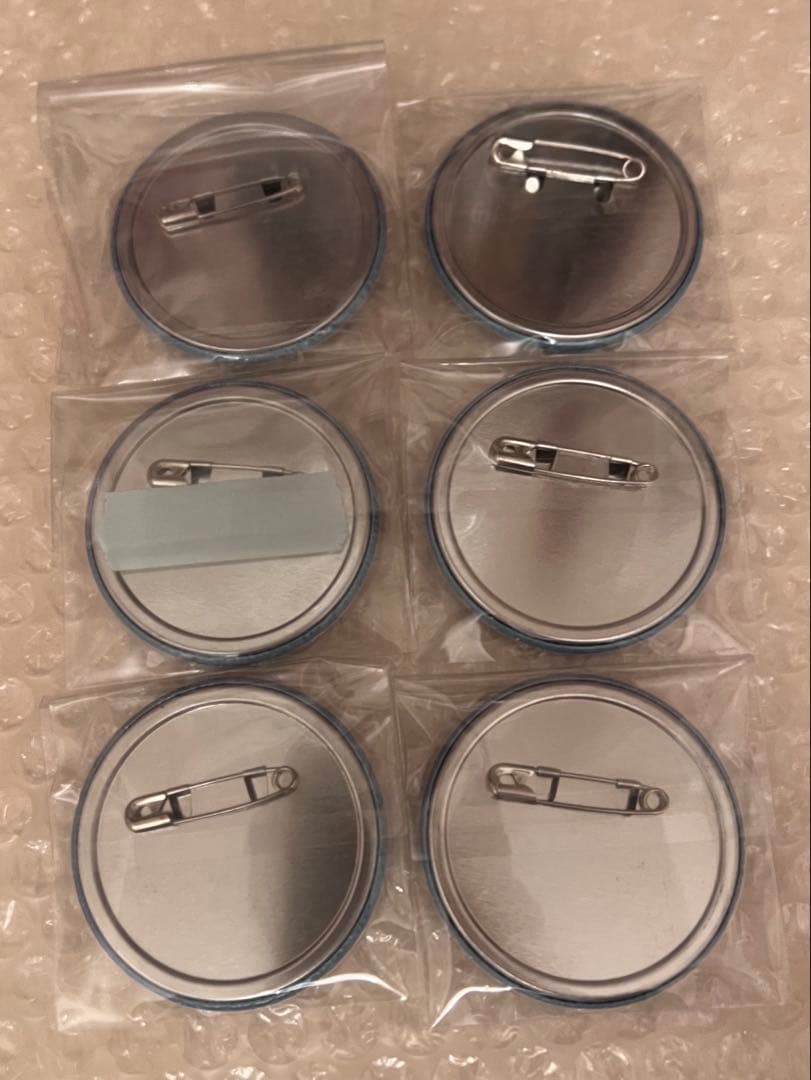 進撃の巨人 ミカサ ヘキサライド 缶バッジ スクールカースト 6点