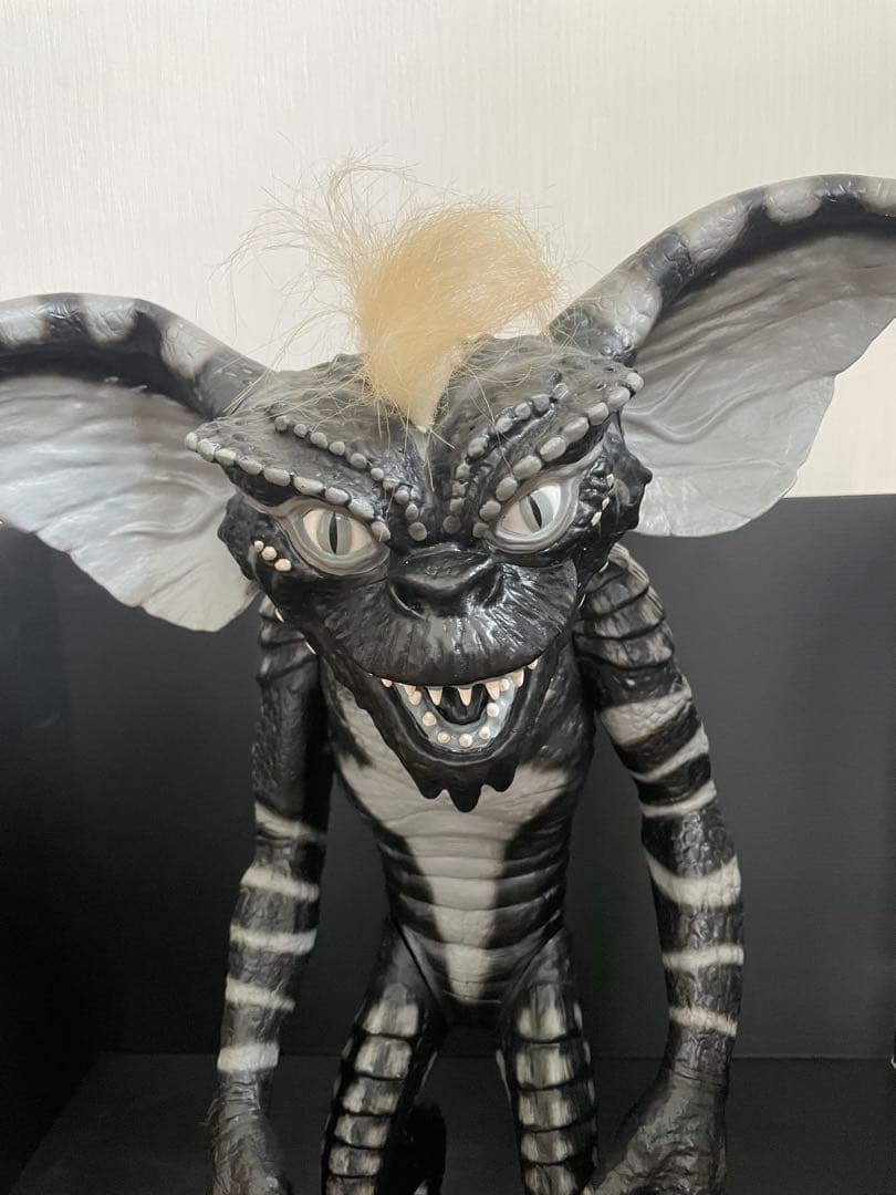 グレムリン　19インチ　ストライプ モノクロVer