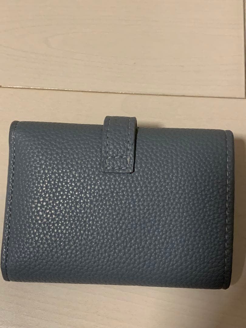 エルメス三つ折り財布ノベルティ牛革　ブルー