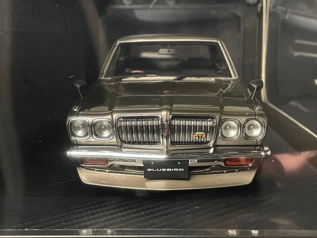 まっきー様　イグニッションモデル 1/18 ニッサン ブルーバード U