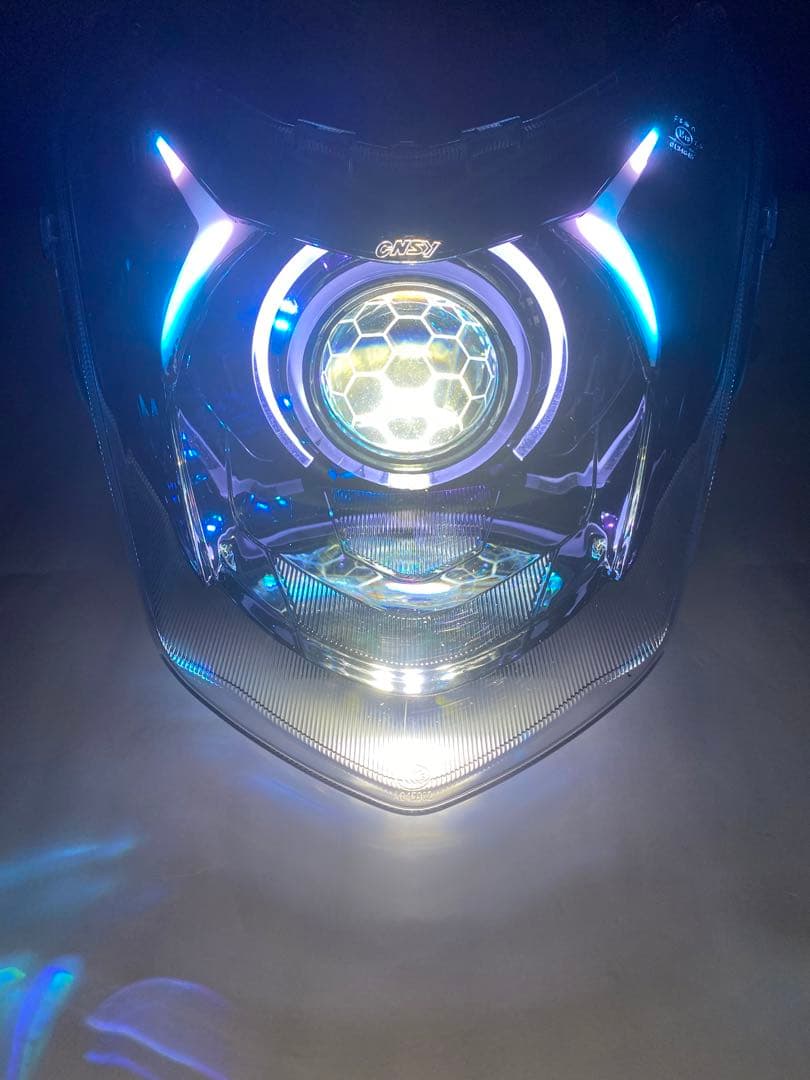 最新型 シグナスX 4型 デビルアイ プロジェクターヘッドライト レインボー