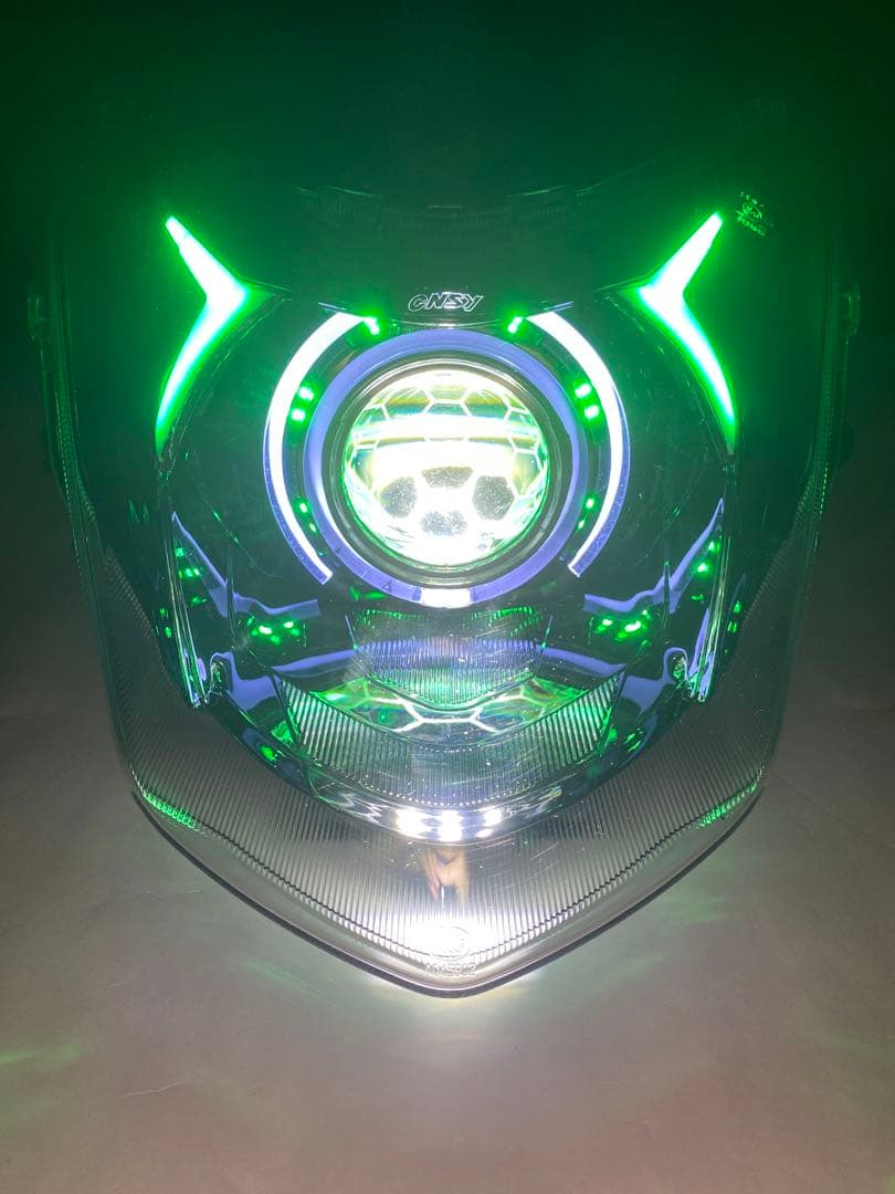 最新型 シグナスX 4型 デビルアイ プロジェクターヘッドライト レインボー