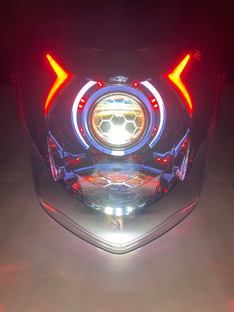 最新型 シグナスX 4型 デビルアイ プロジェクターヘッドライト レインボー