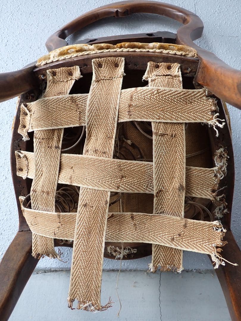 英国アンティーク ヴィクトリアン バルーンバックチェア 猫脚 彫刻 クラシック