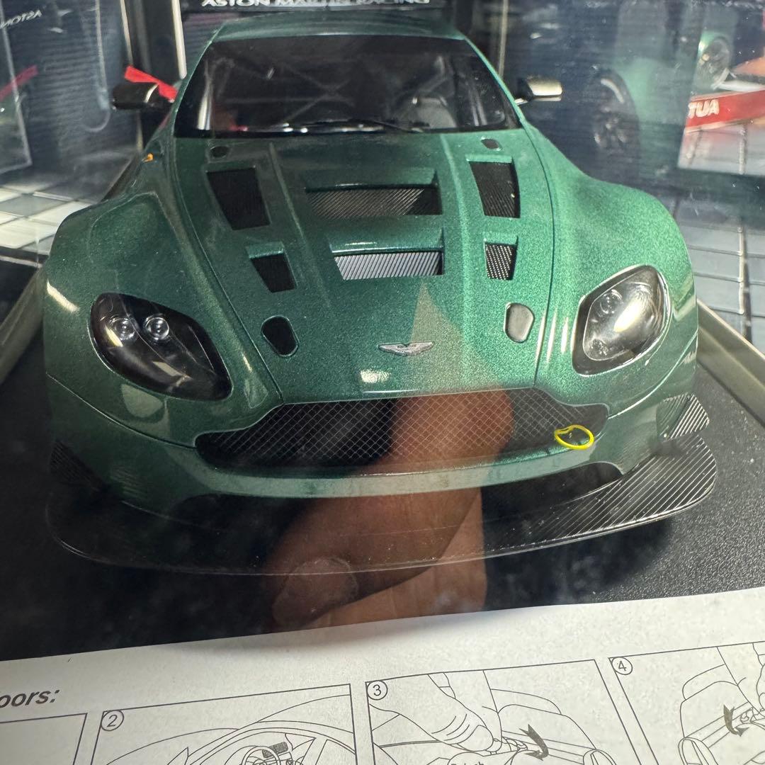 絶版未開封品オートアート1/18アストンマーティンVANTAGE V12 GT3