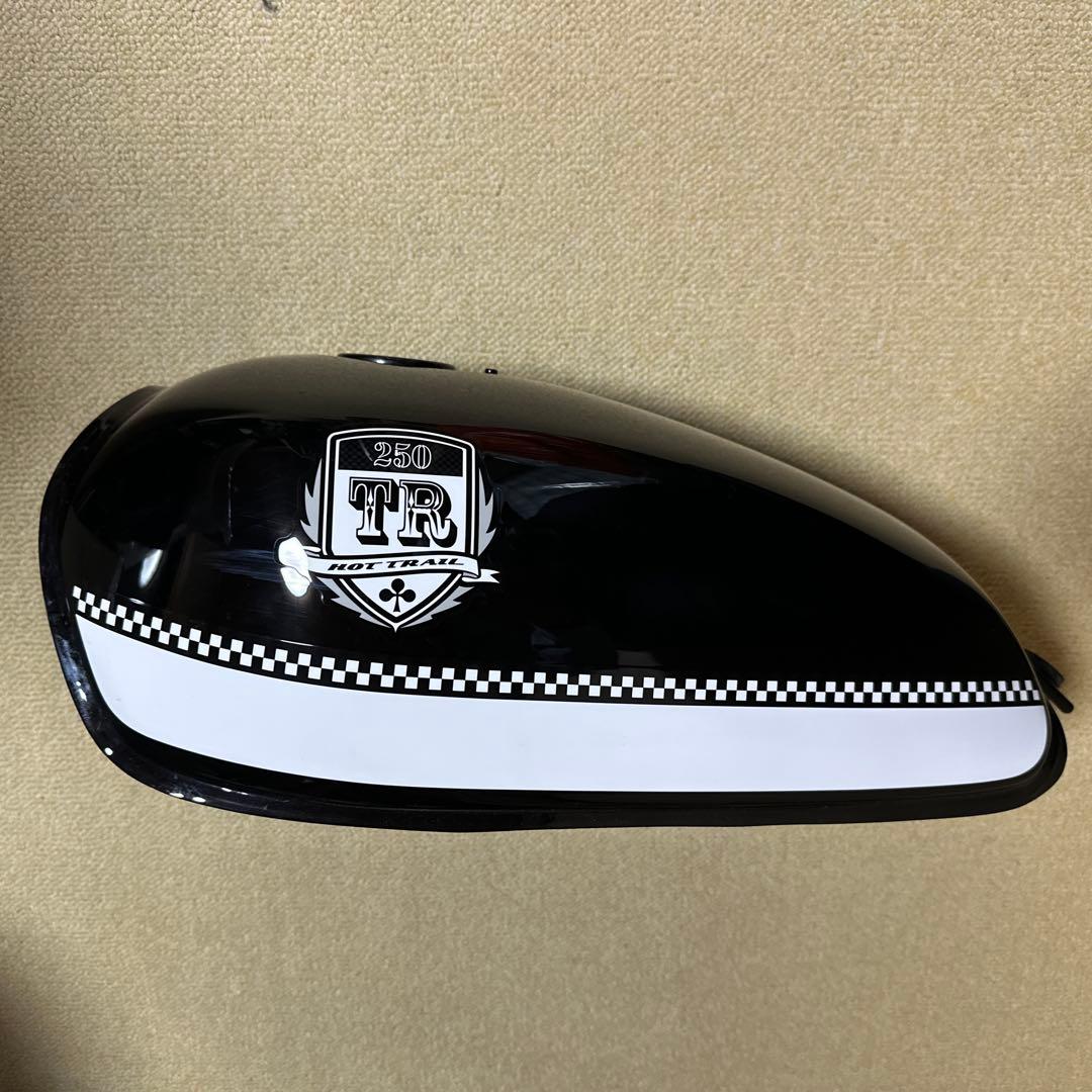 250TR FI 純正タンク 黒