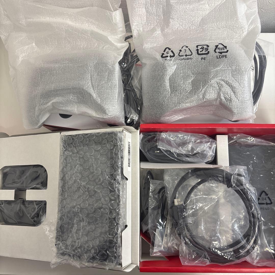 よ*ん様 Nintendo Switch 本体 ＋ Proコントローラー 2個セ