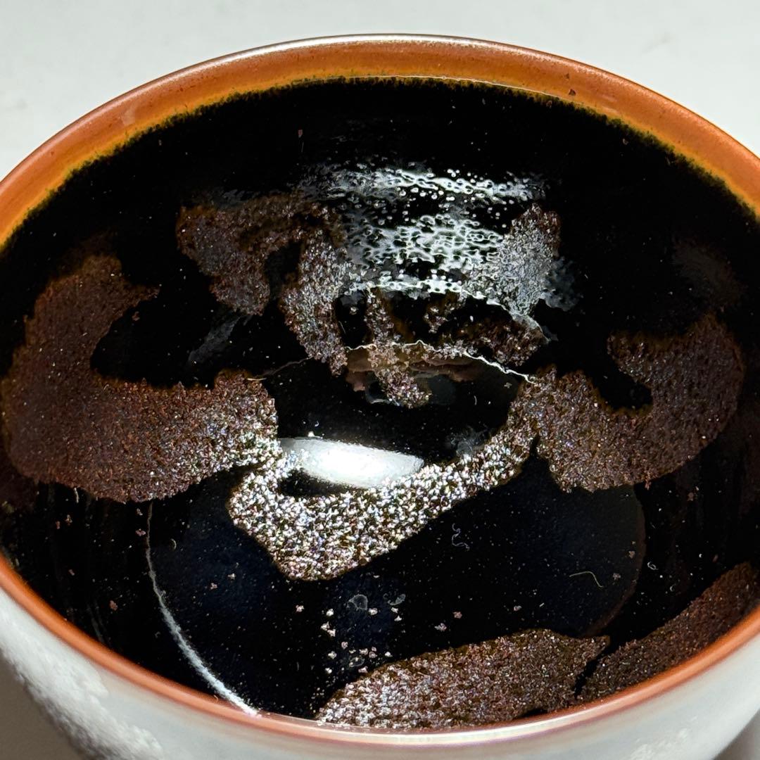 ◆文化勲章受賞作家【青木龍山】本人作 天目花紋ぐい呑 四方桟共箱・共布付 酒器◆