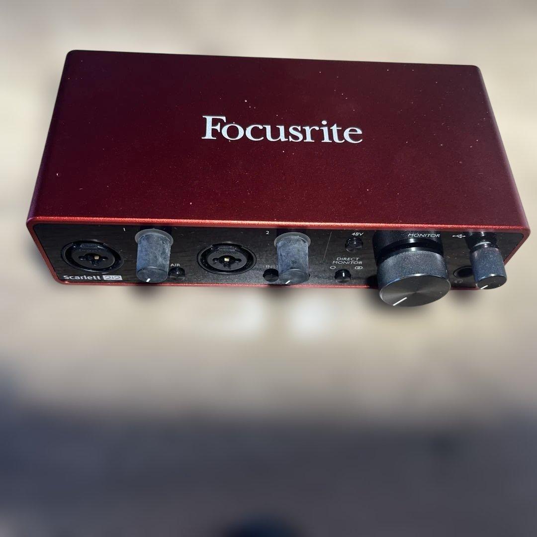 Scarlett 2i2 (gen. 3)箱付き