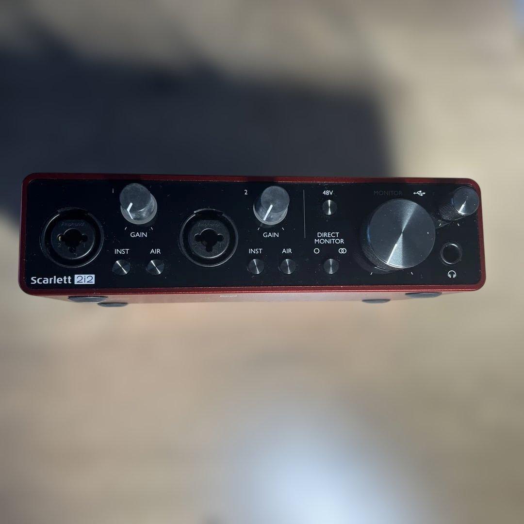 Scarlett 2i2 (gen. 3)箱付き