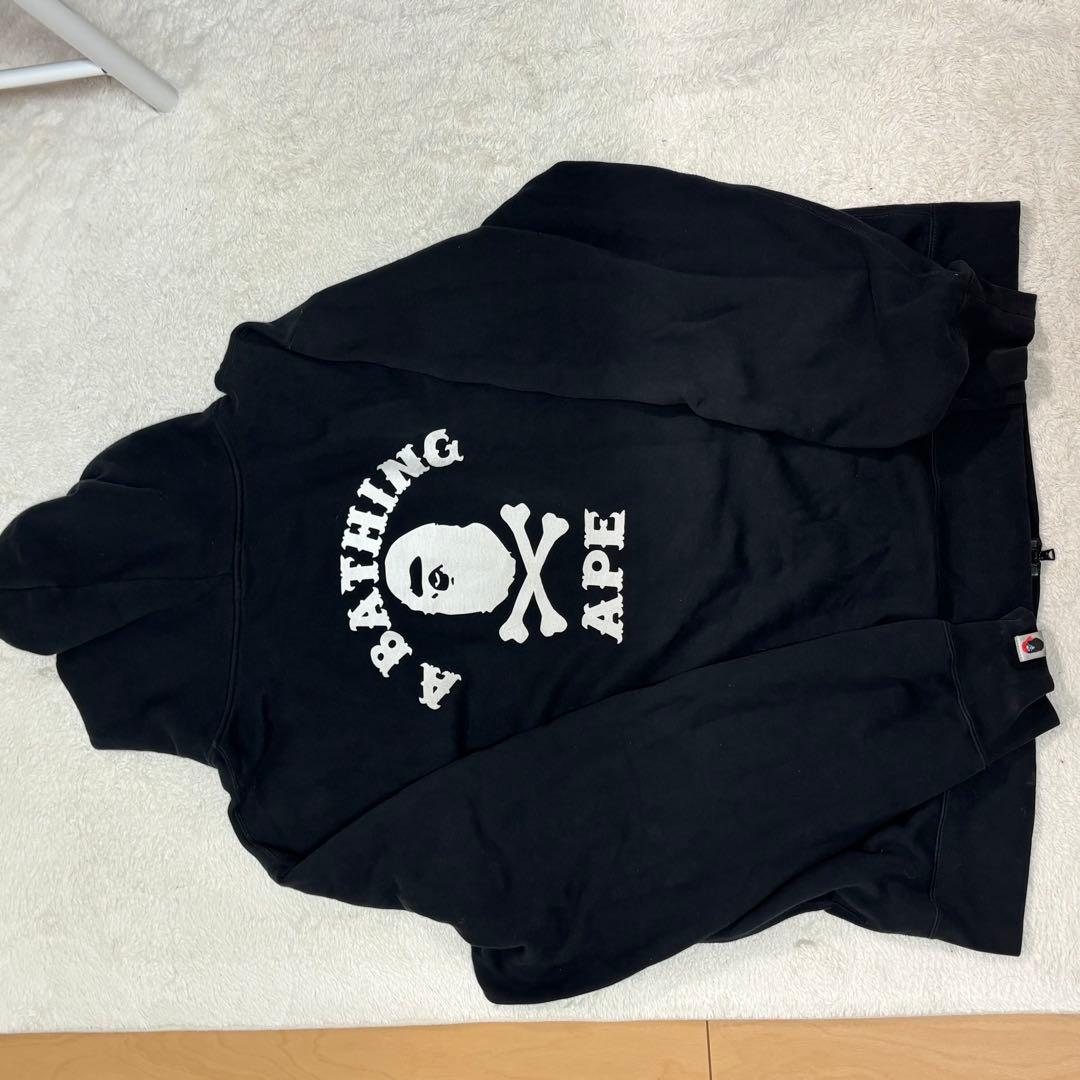 A BATHING APE ブラックパーカー