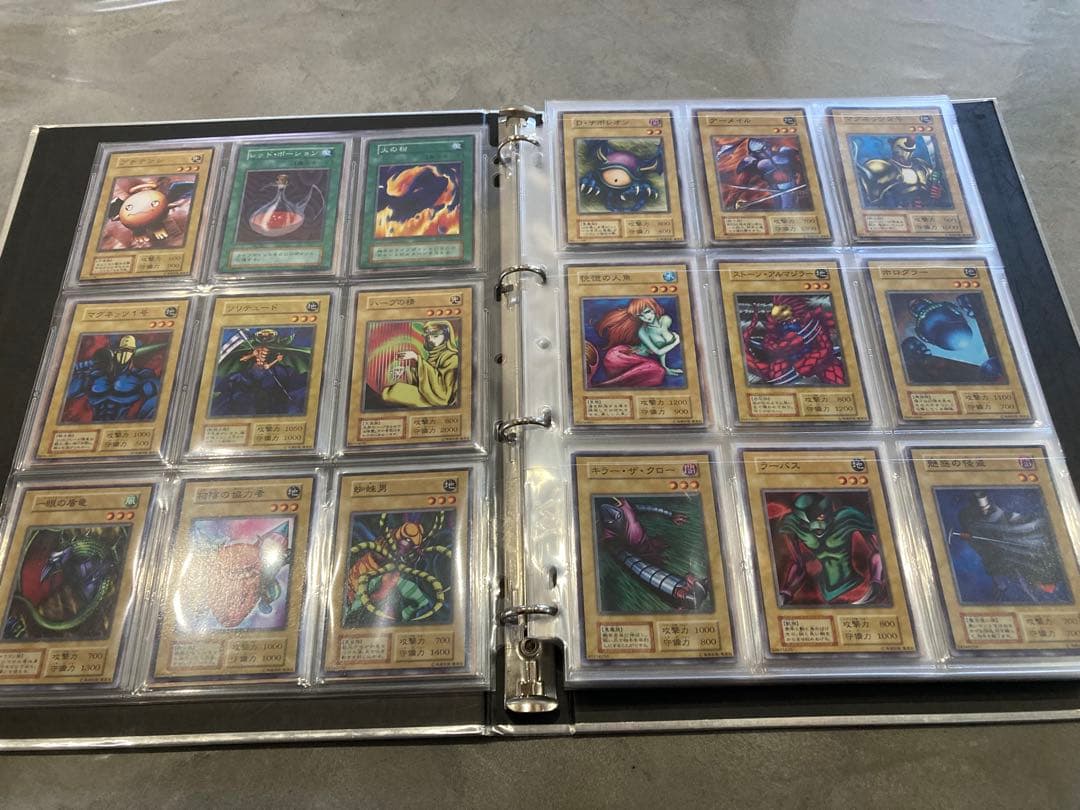 な*ん様 遊戯王　初期　ノーマル　まとめ売り　ファイルつき