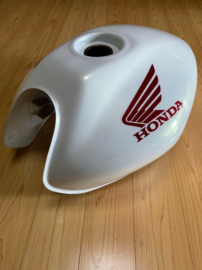 k*i様 ホーネット250 純正 ガソリンタンク 燃料タンク MC31 絶版 希