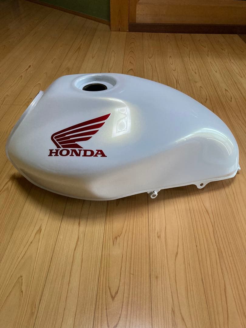 k*i様 ホーネット250 純正 ガソリンタンク 燃料タンク MC31 絶版 希