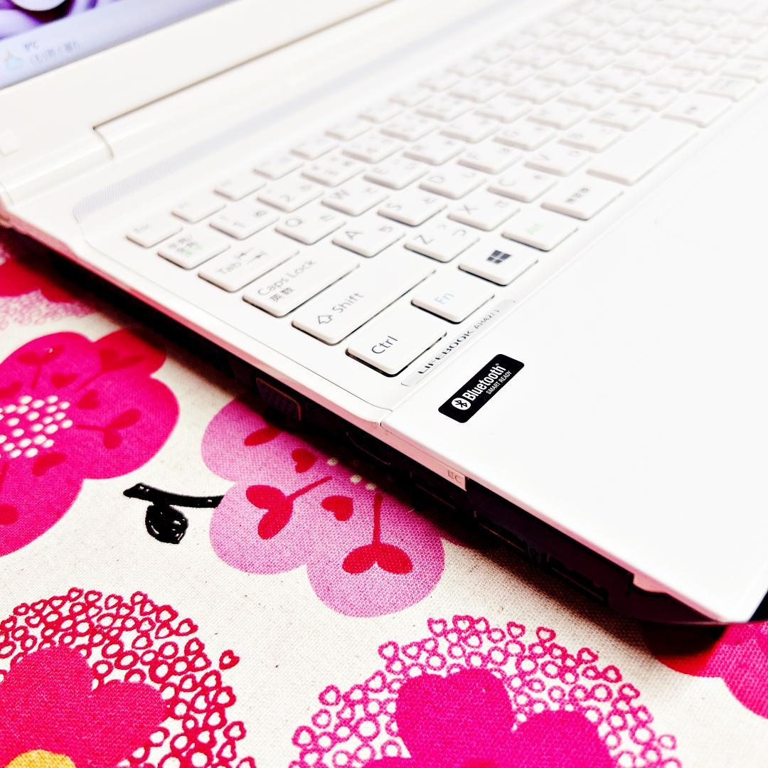 100.【メモリ8GB＆爆速SSD搭載❣️】Win11✨カメラ✨ノートパソコン✨白