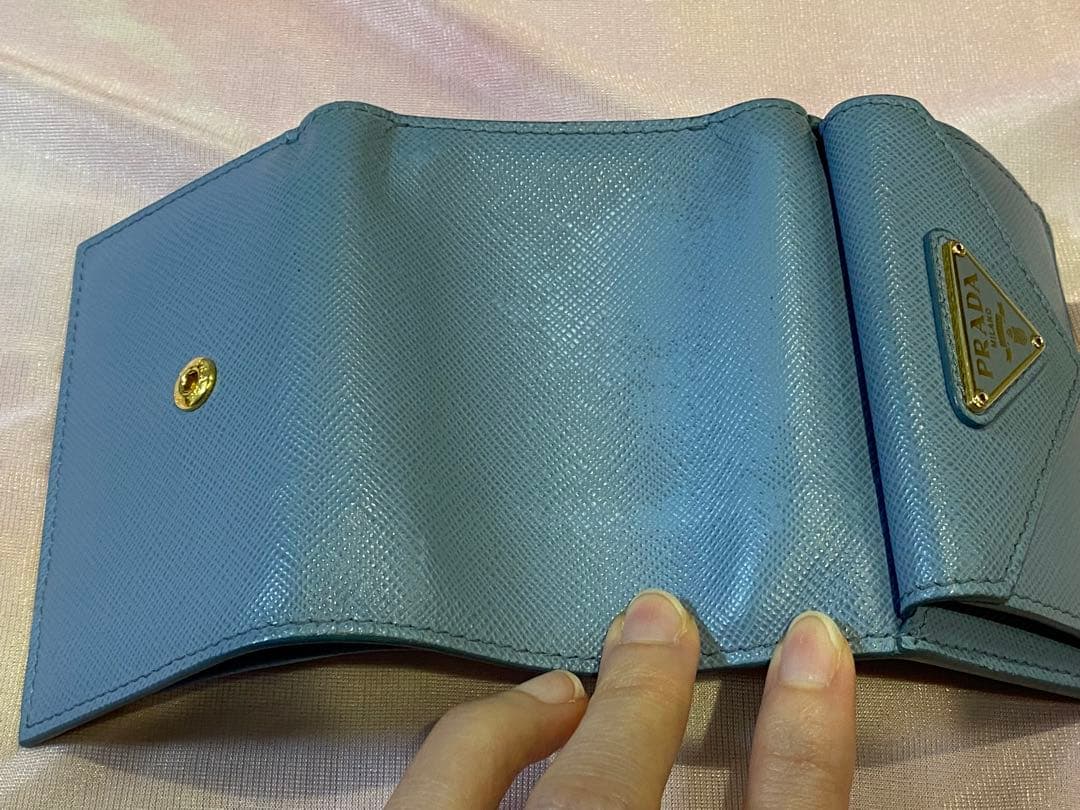PRADA ミニウォレット　サフィアーノ　三角プレート　ブルー