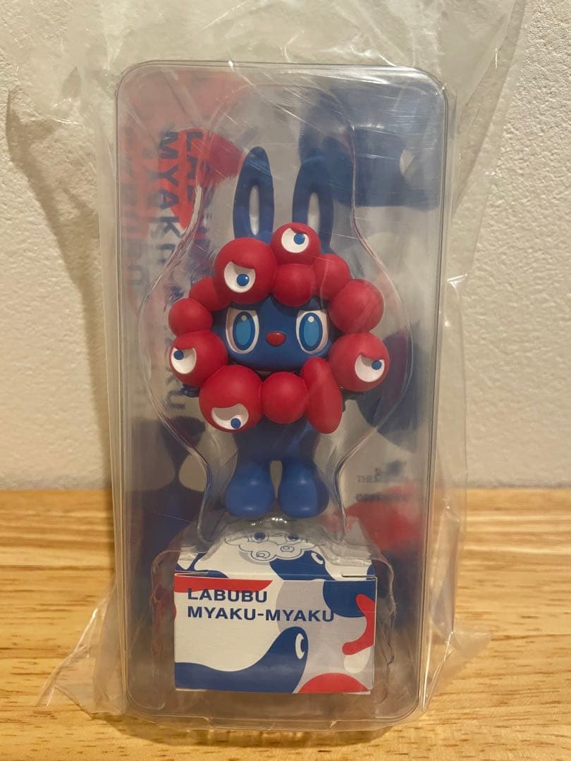 LABUBU MYAKU-MYAKUストラップ付フィギュア（万博限定）
