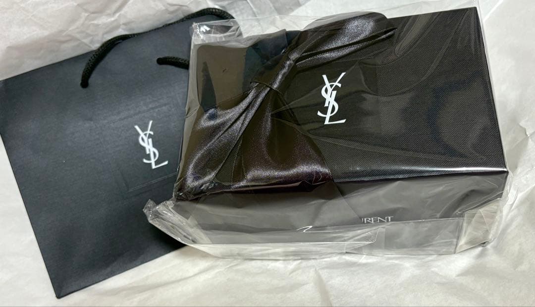 YSL 誕生日限定ギフトボックス ブラック