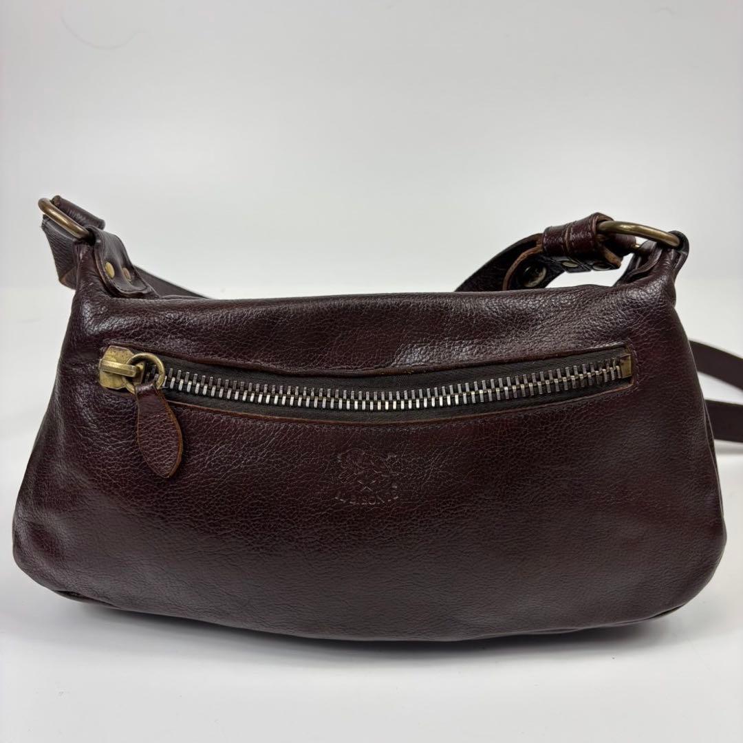 廃盤　IL BISONTE ショルダーバッグ　レザー　ロゴ型押し　 本革