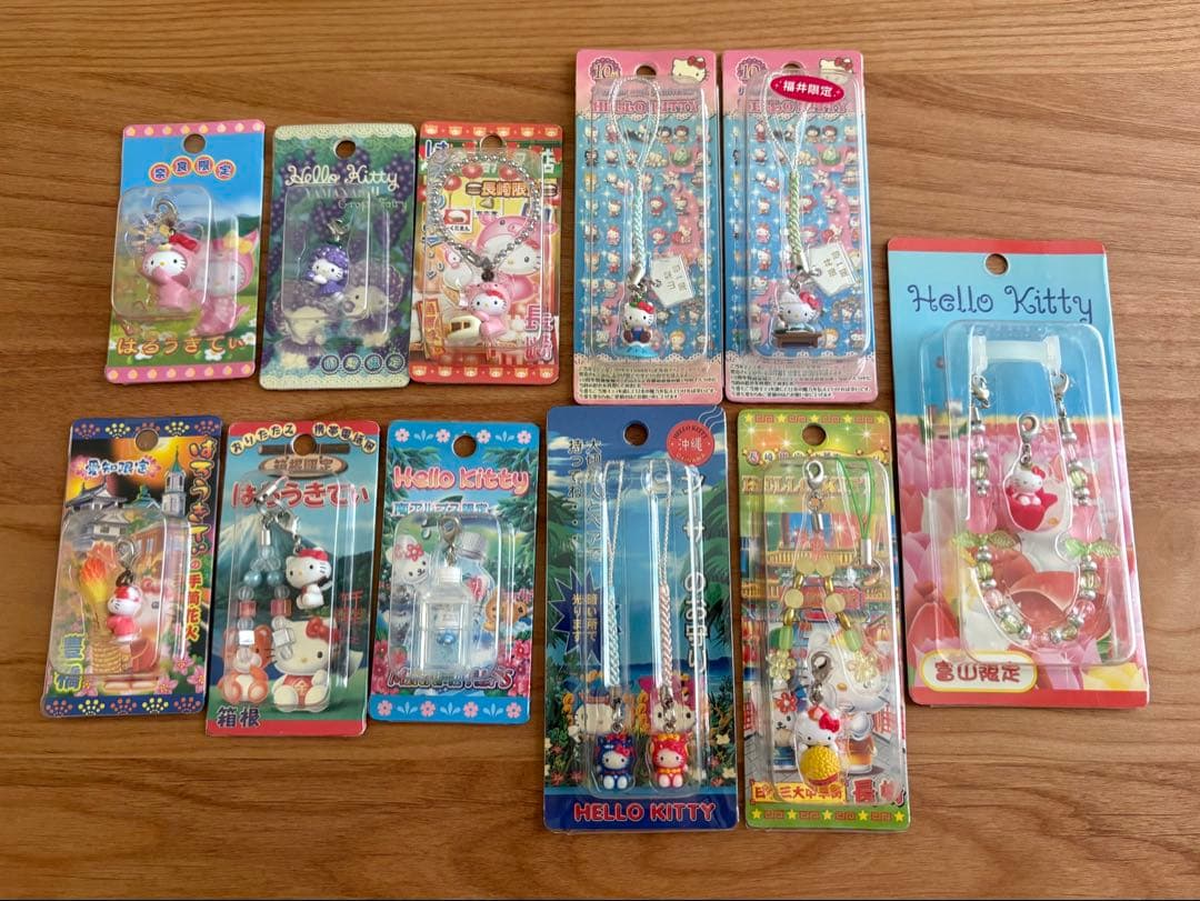 ご当地キティ　１２０点セット　ハローキティ　ストラップ