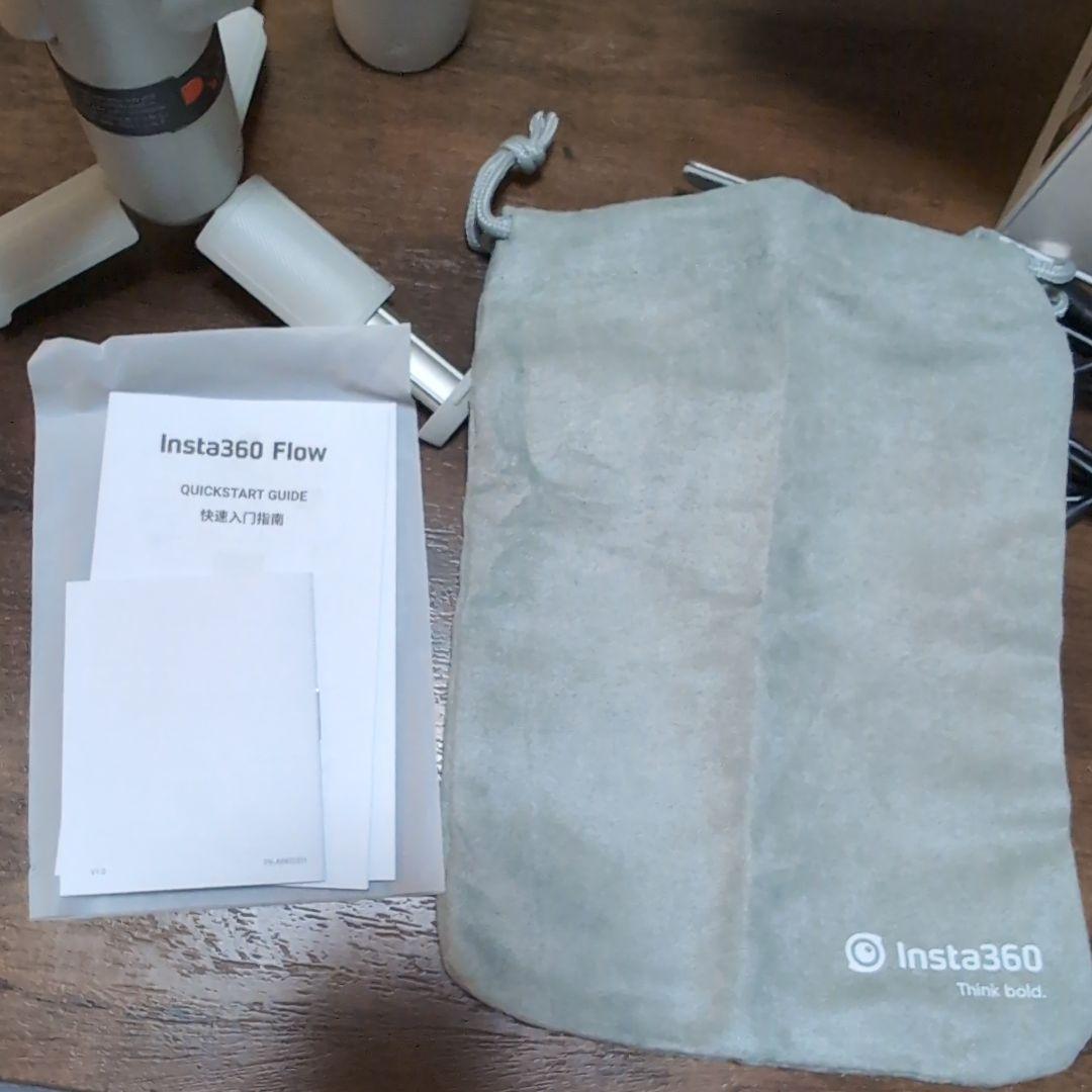 Insta360 Flow スタビライザー、aMagisnケース付き