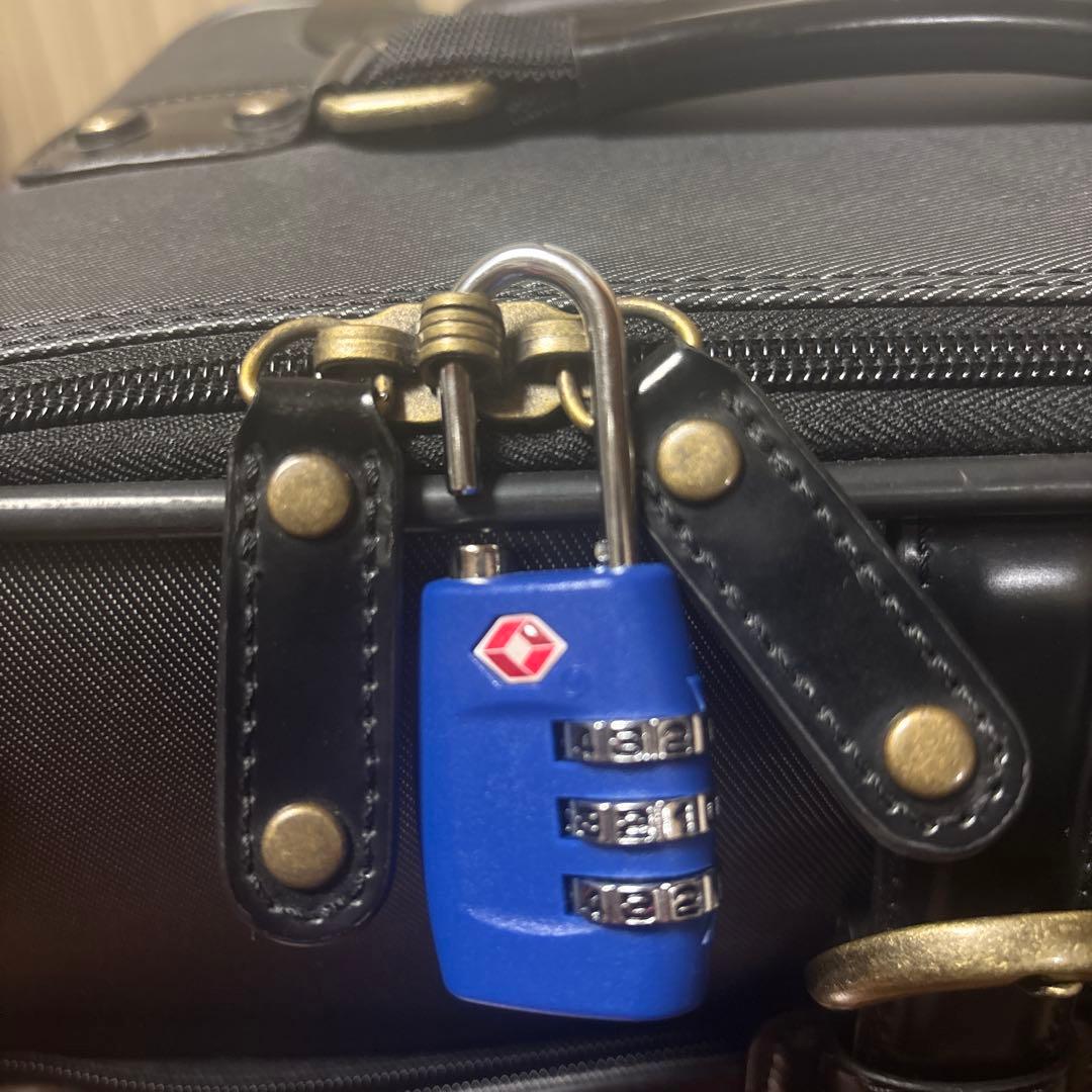 【美品】Swany スワニー 座れる　キャリーケース スーツケース　即日発送