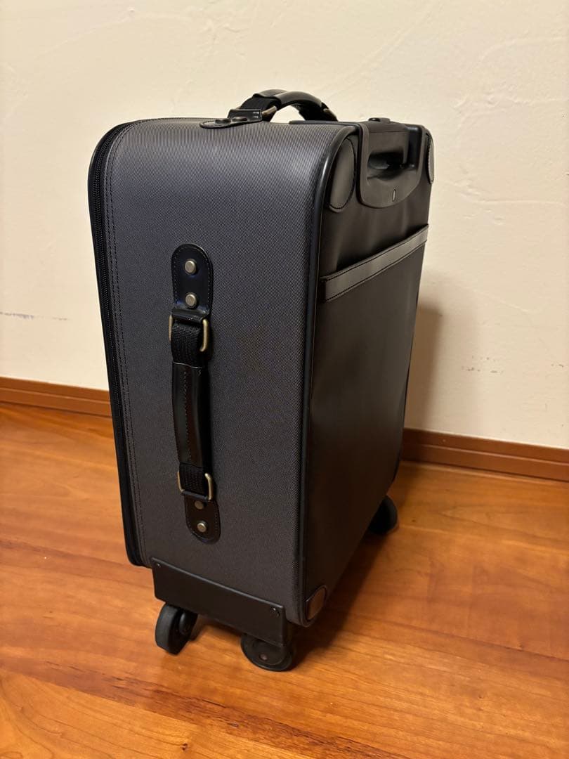 【美品】Swany スワニー 座れる　キャリーケース スーツケース　即日発送