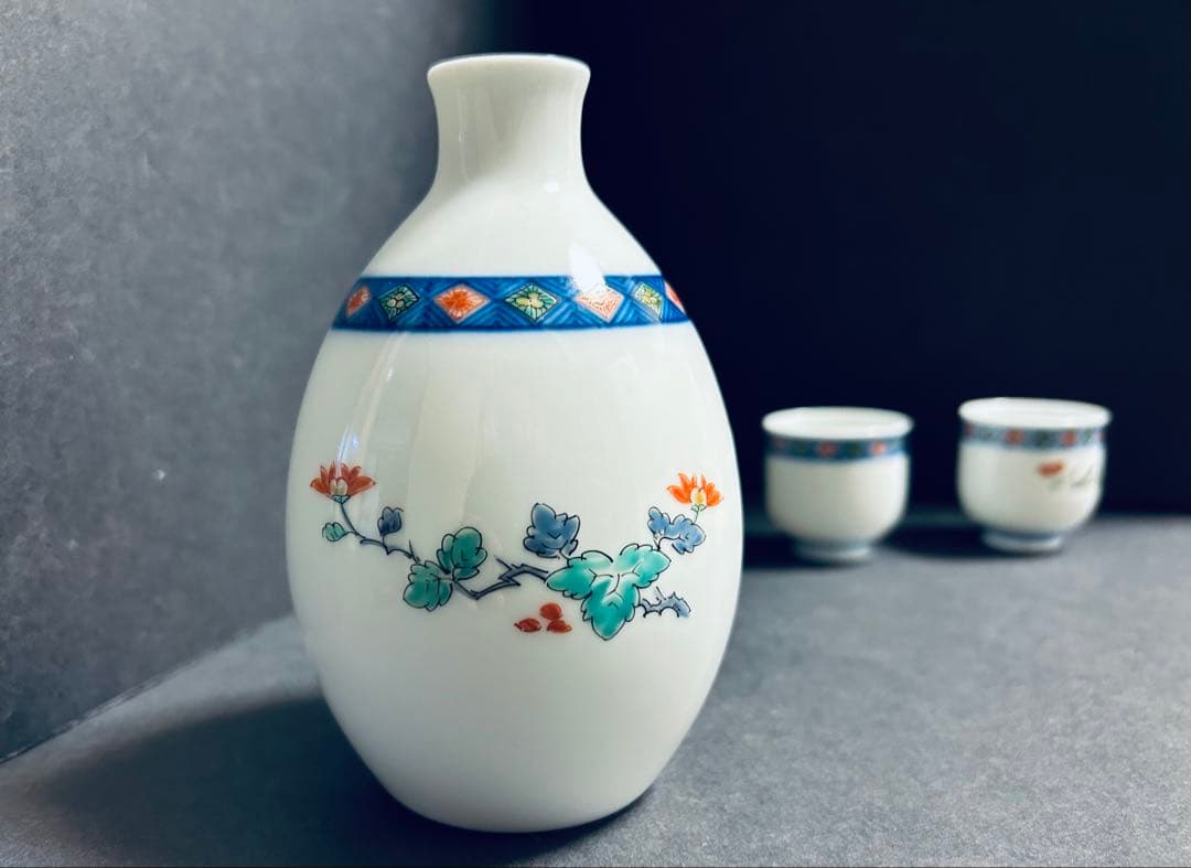 人間国宝　十三代　酒井田　柿右衛門　錦柘榴梅文酒器　3点セット