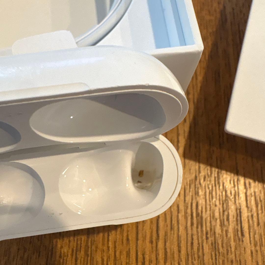 AirPods Pro (第2世代) 本体　Lightning端子