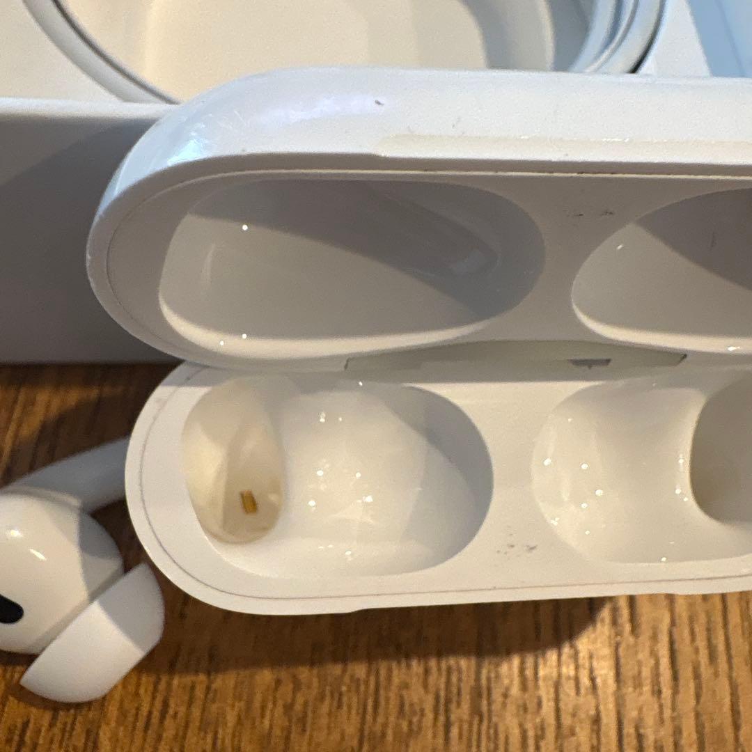 AirPods Pro (第2世代) 本体　Lightning端子