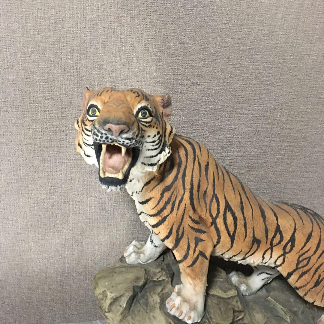ベンガルトラの陶器　置物　動物