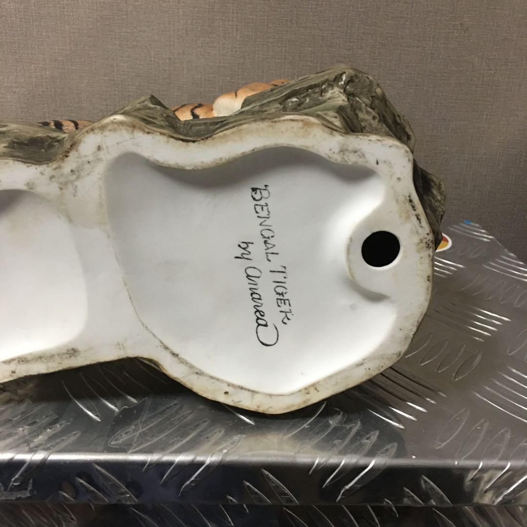 ベンガルトラの陶器　置物　動物