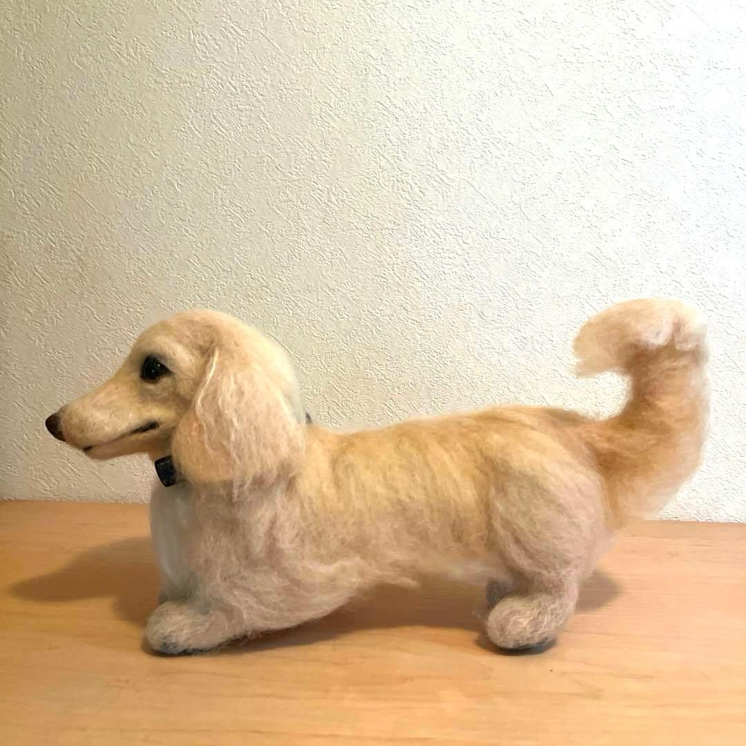 ダックスフンド　ドッグ ベージュ 首輪付き　羊毛フェルト　ぬいぐるみ