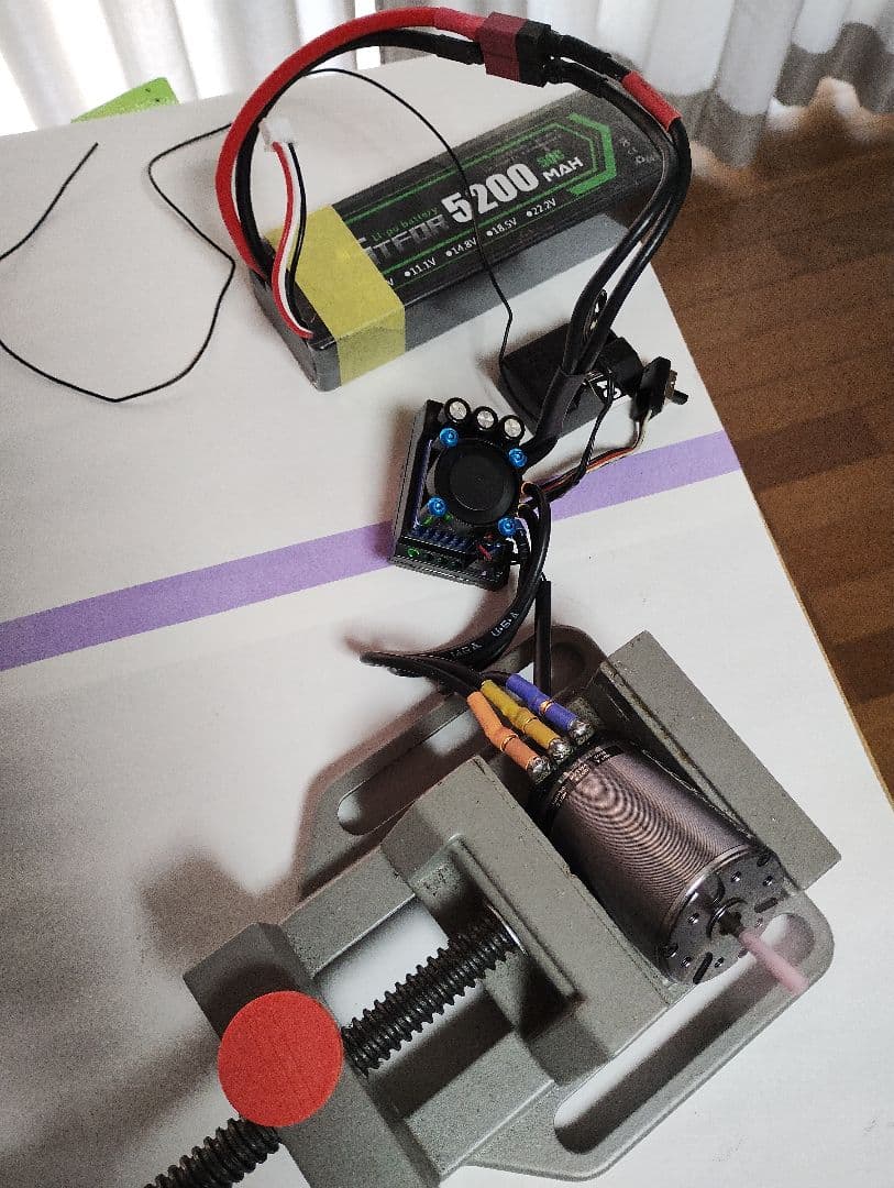 YOKOMO ZERO ブラシレスモーター8.5Tとタミヤ製ESC　TBLE01