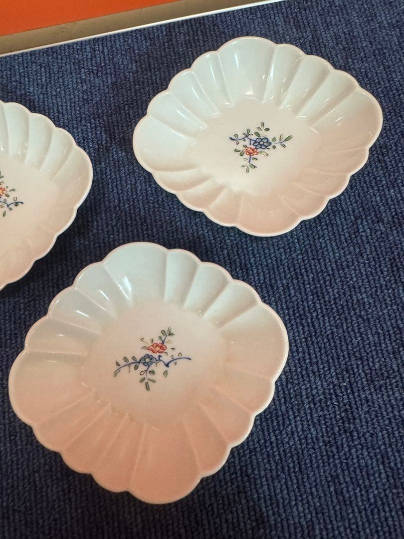 1600 源右衛門　角皿　3客