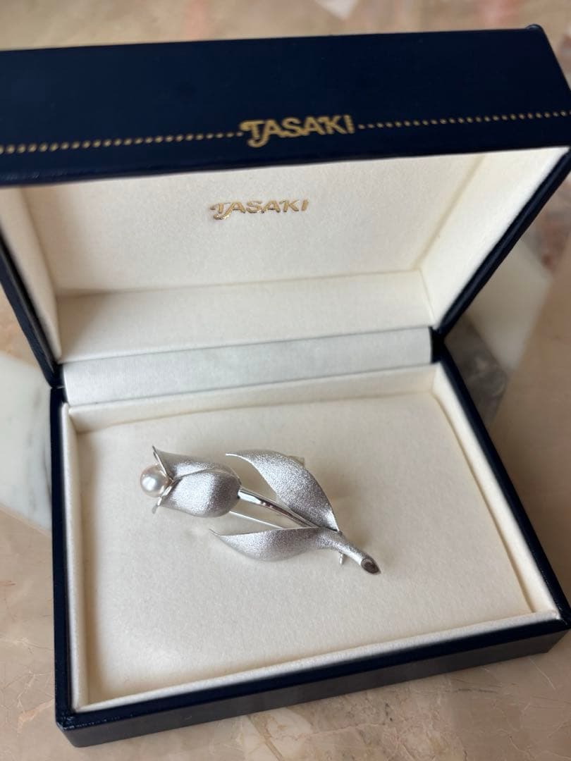 TASAKI チューリップモチーフ　真珠ブローチ