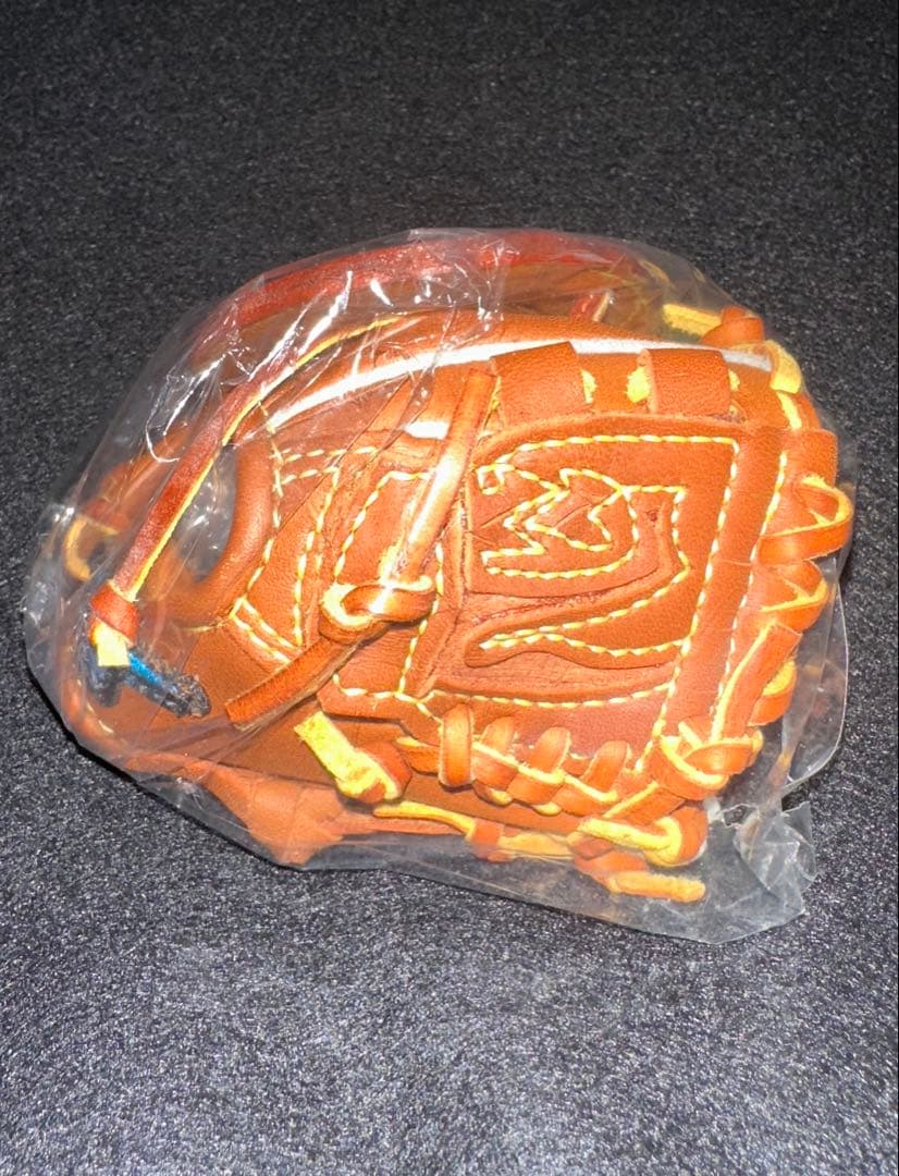 読売ジャイアンツ　田中将大　日米通算200勝達成記念　ミニチュアグラブ