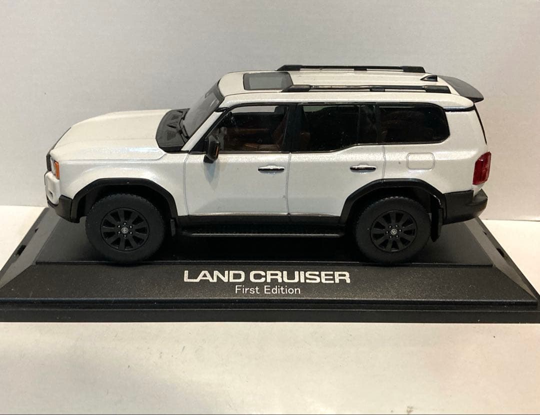 ランドクルーザー250ZX First edition カラーサンプル ホワイト
