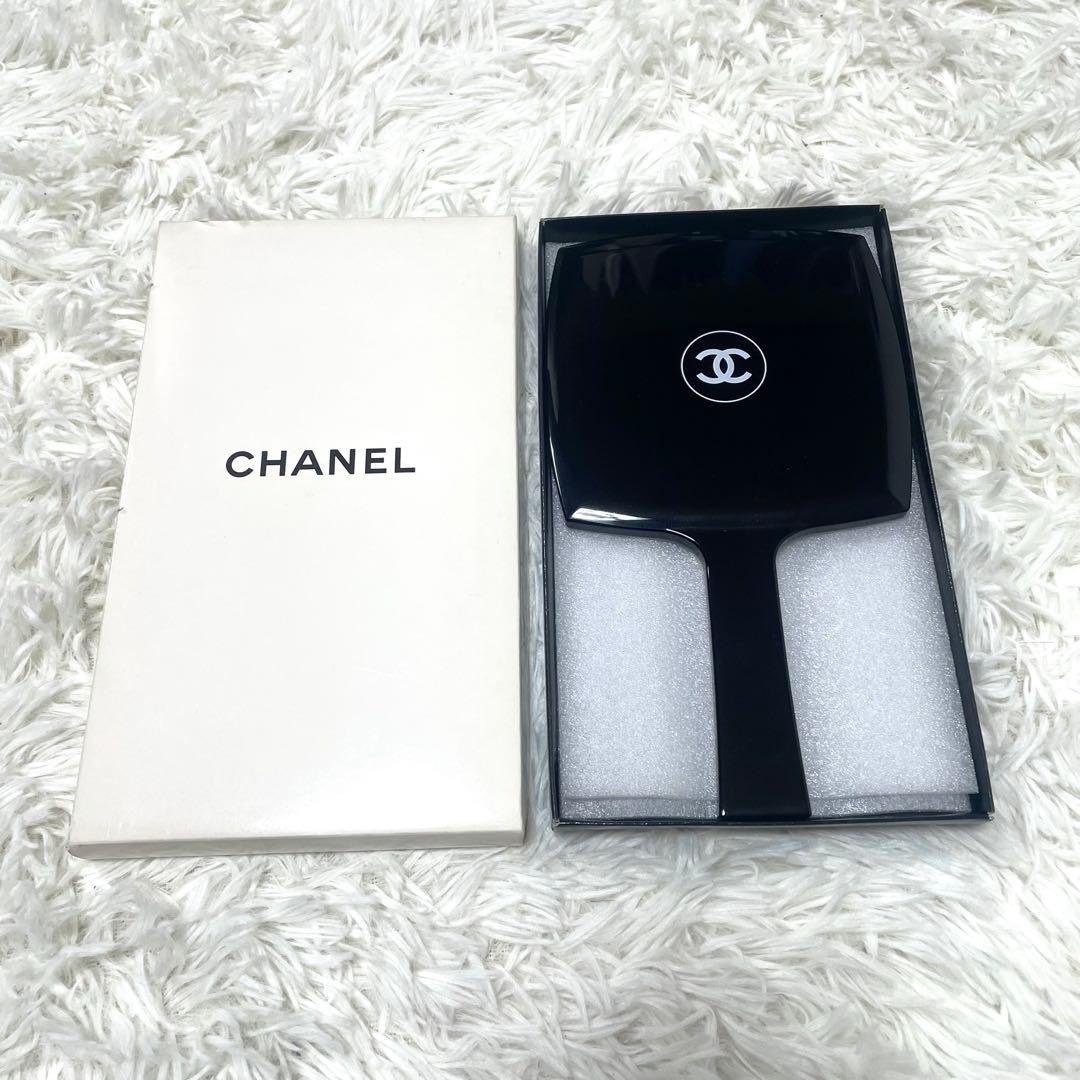 未使用　CHANEL ミラー　ノベルティ　白ロゴ　レア　ブラック 手鏡 箱付き