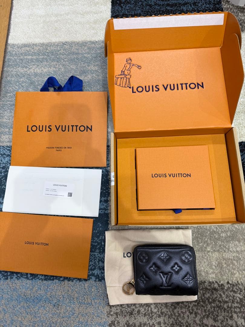 LOUIS VUITTON ポルトフォイユ・ルー