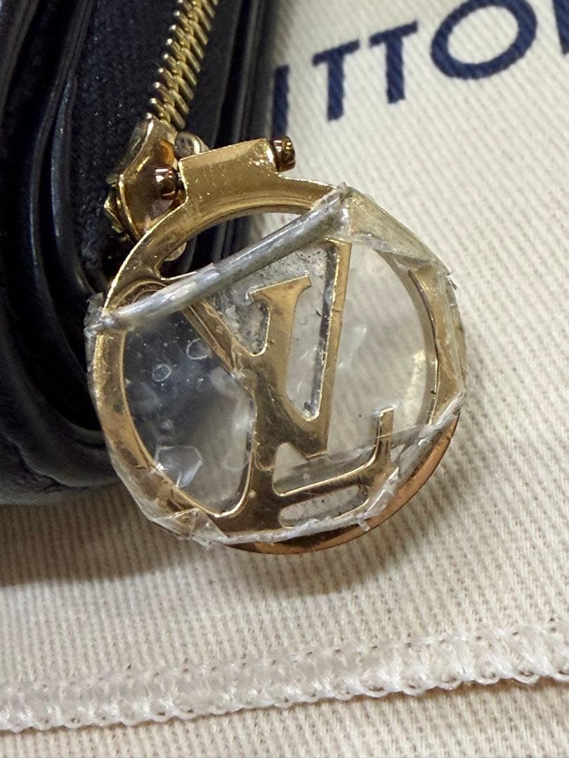 LOUIS VUITTON ポルトフォイユ・ルー