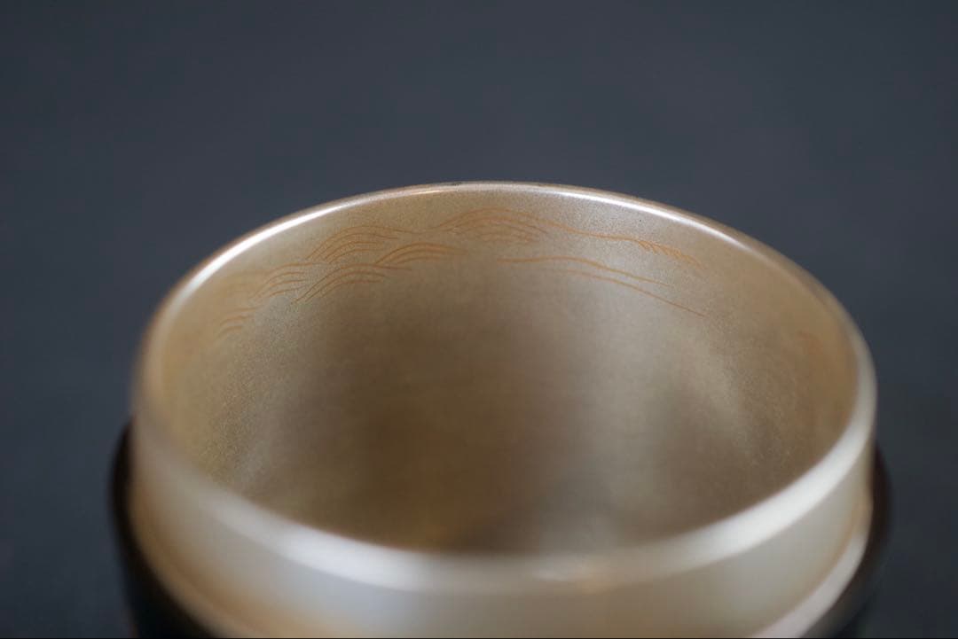 鈴木光入 造 海松貝蒔絵 大棗 内銀溜 波蒔絵 共箱