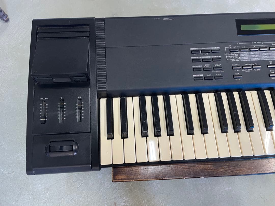 Roland XP-50 シンセサイザー