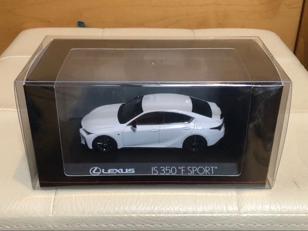 京商 Lexus IS 350 F SPORT 1/43サイズ ミニカー