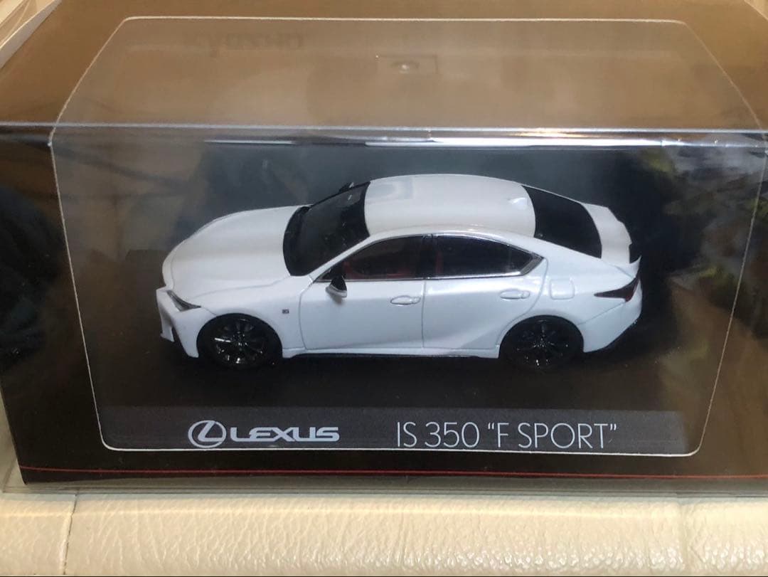 京商 Lexus IS 350 F SPORT 1/43サイズ ミニカー