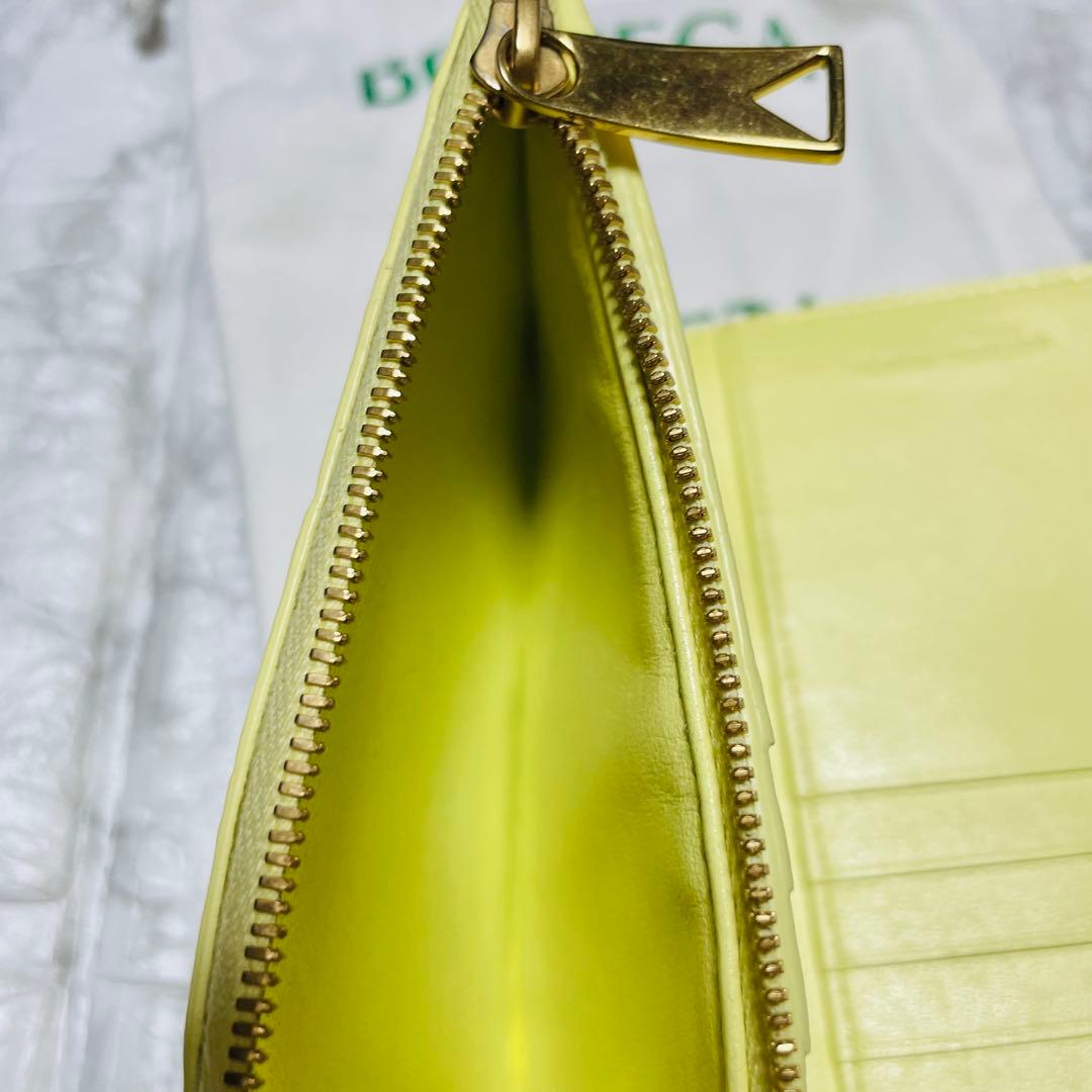 美品【BOTTEGA VENETA】イントレ 二つ折ウォレット クリームイエロー