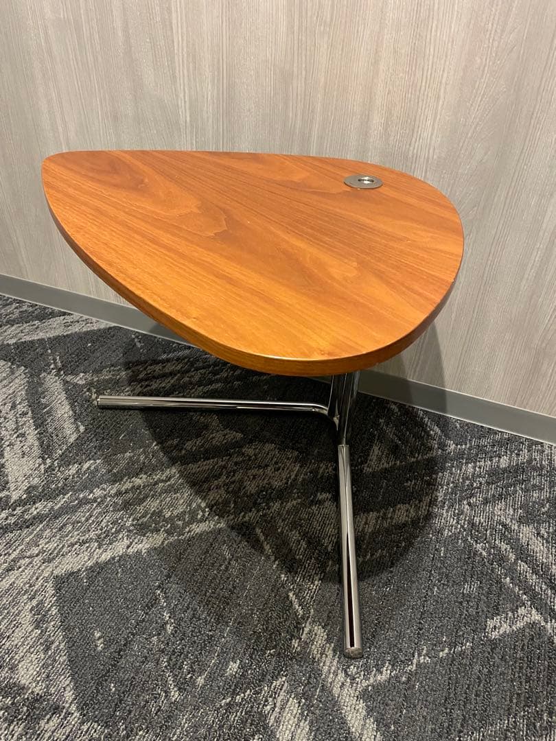 アクタス　テクタ　K22 サイドテーブル　昇降式