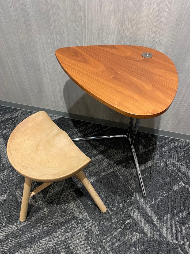 アクタス　テクタ　K22 サイドテーブル　昇降式