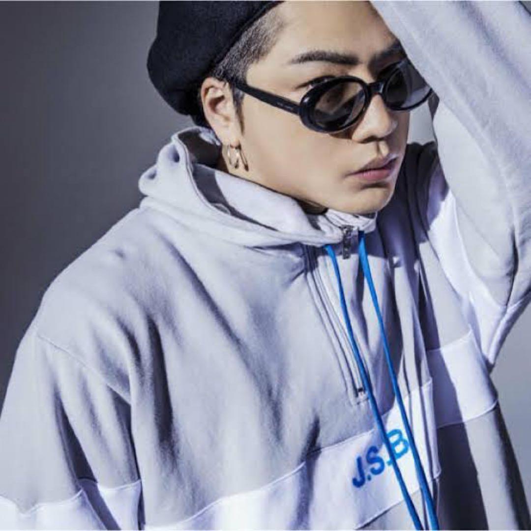 J.S.B. グレー フーディ ジッパー付き